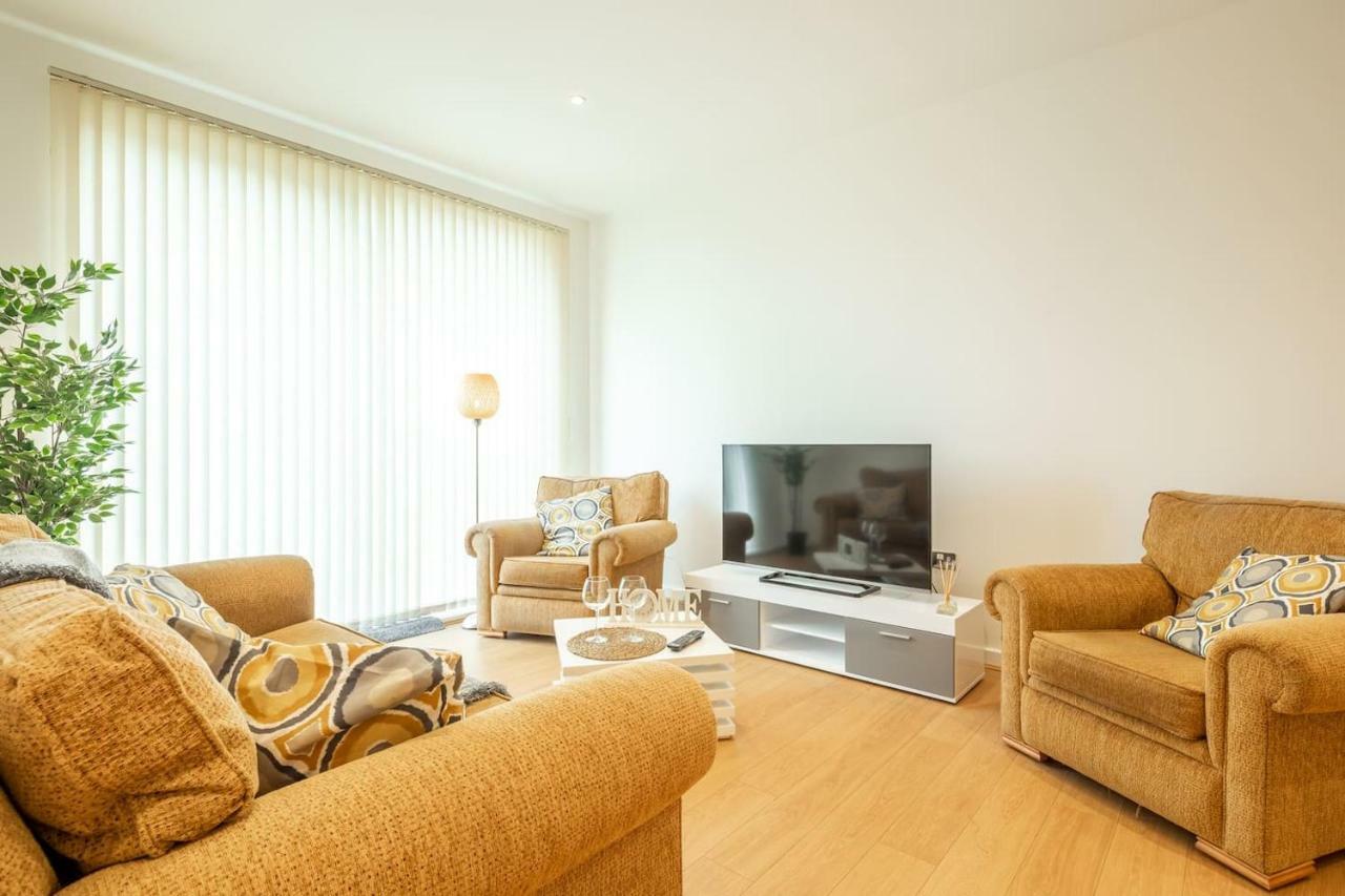 Central Bedford: two bedrooms, breakfast basket Eksteriør billede